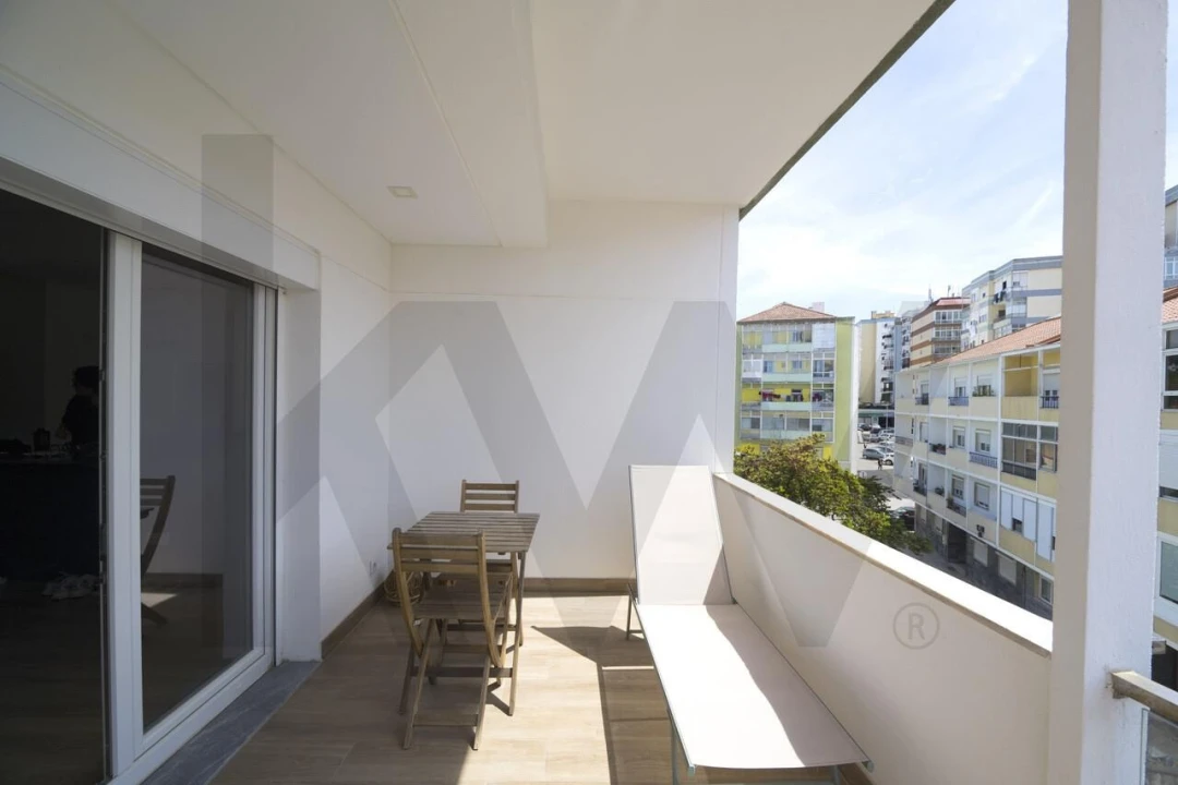 Apartamento T3 para Venda em Almada, Cova da Piedade, Pragal e Cacilhas Foto 22