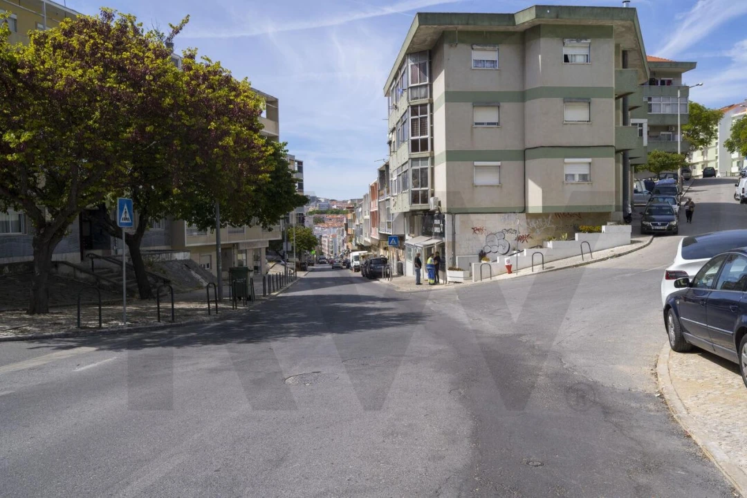 Apartamento T3 para Venda em Almada, Cova da Piedade, Pragal e Cacilhas Foto 4