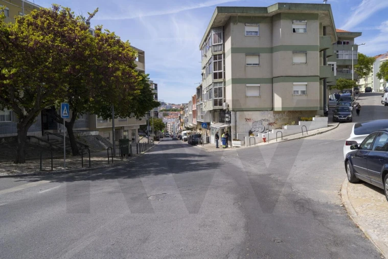 Apartamento T3 para Venda em Almada, Cova da Piedade, Pragal e Cacilhas Foto 4