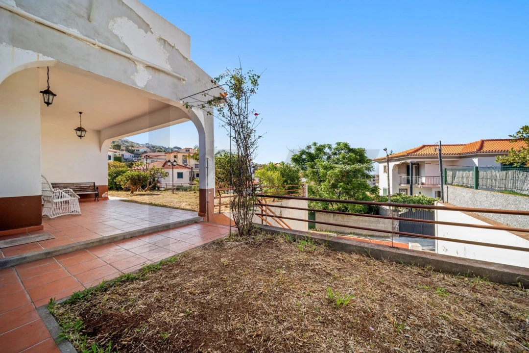Moradia T4 para Venda em São Martinho Foto 11