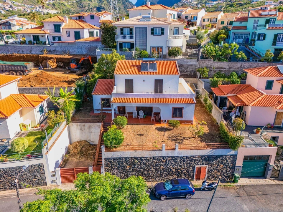 Moradia T4 para Venda em São Martinho Foto 4