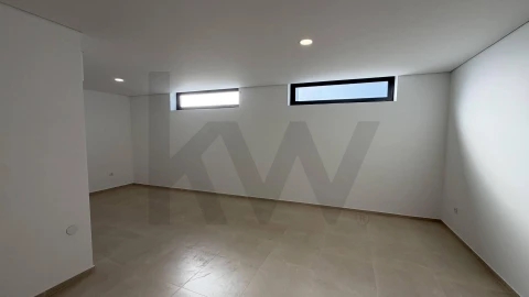 Apartamento T1 para Venda em Anta e Guetim