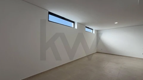 Apartamento T1 para Venda em Anta e Guetim
