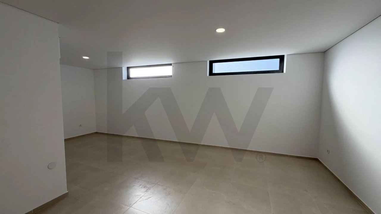 Apartamento T1 para Venda em Anta e Guetim Foto 32