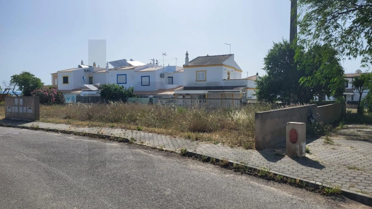 Terreno para Venda em Armação de Pera Foto 1