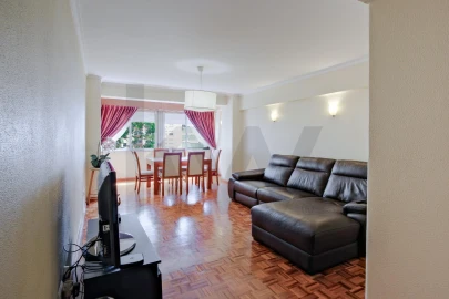 Apartamento T3 para Venda em Benfica