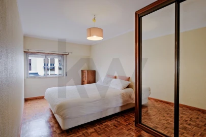 Apartamento T3 para Venda em Benfica