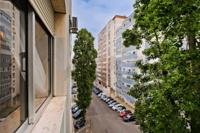Apartamento T3 para Venda em Benfica