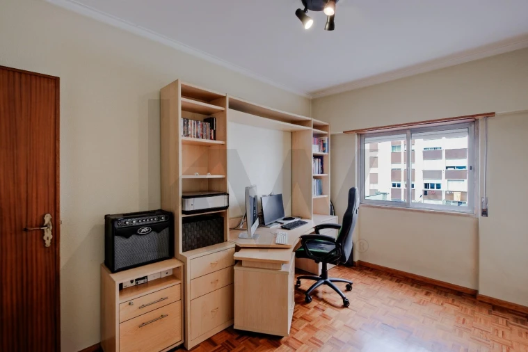 Apartamento T3 para Venda em Benfica Foto 23