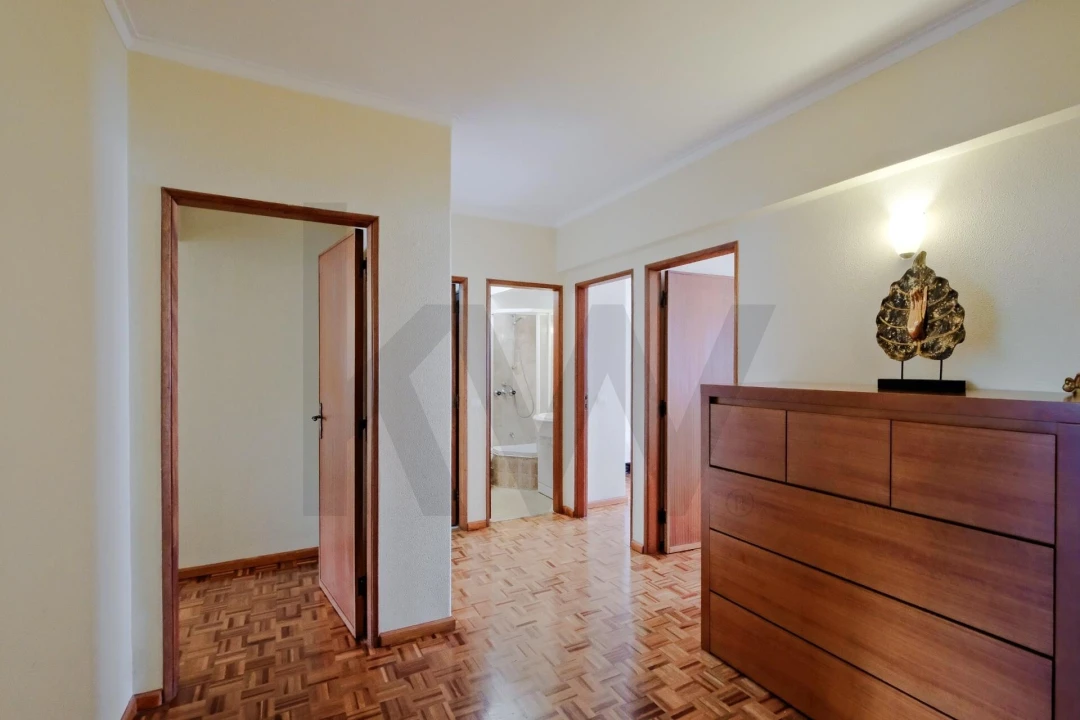 Apartamento T3 para Venda em Benfica Foto 1