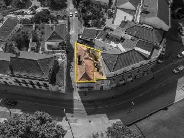 Prédio para Venda em Romeira e Várzea