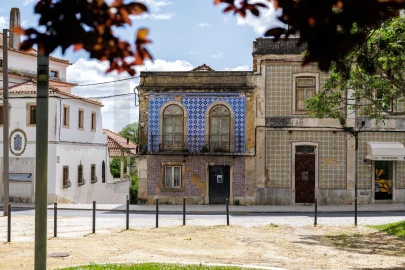 Prédio para Venda em Romeira e Várzea