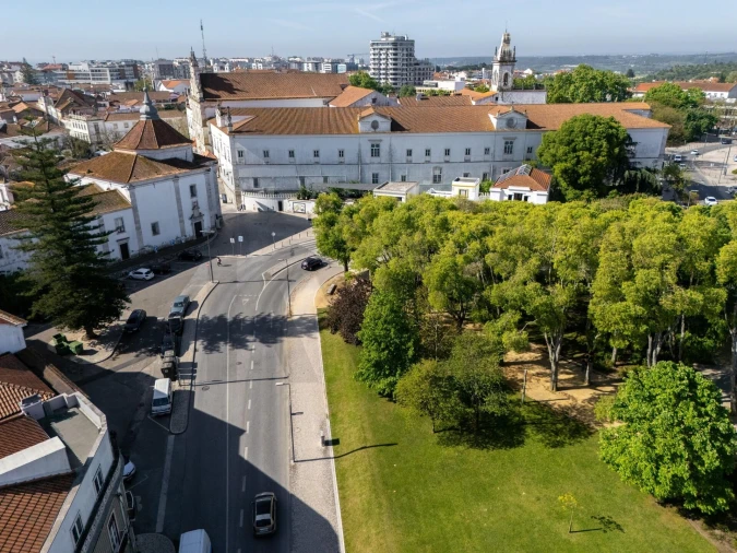 Prédio para Venda em Romeira e Várzea Foto 28