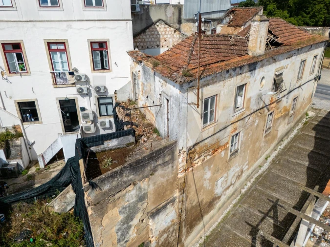 Prédio para Venda em Romeira e Várzea Foto 17