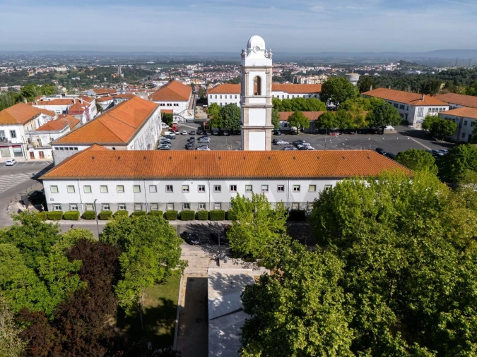 Prédio para Venda em Romeira e Várzea Foto 30
