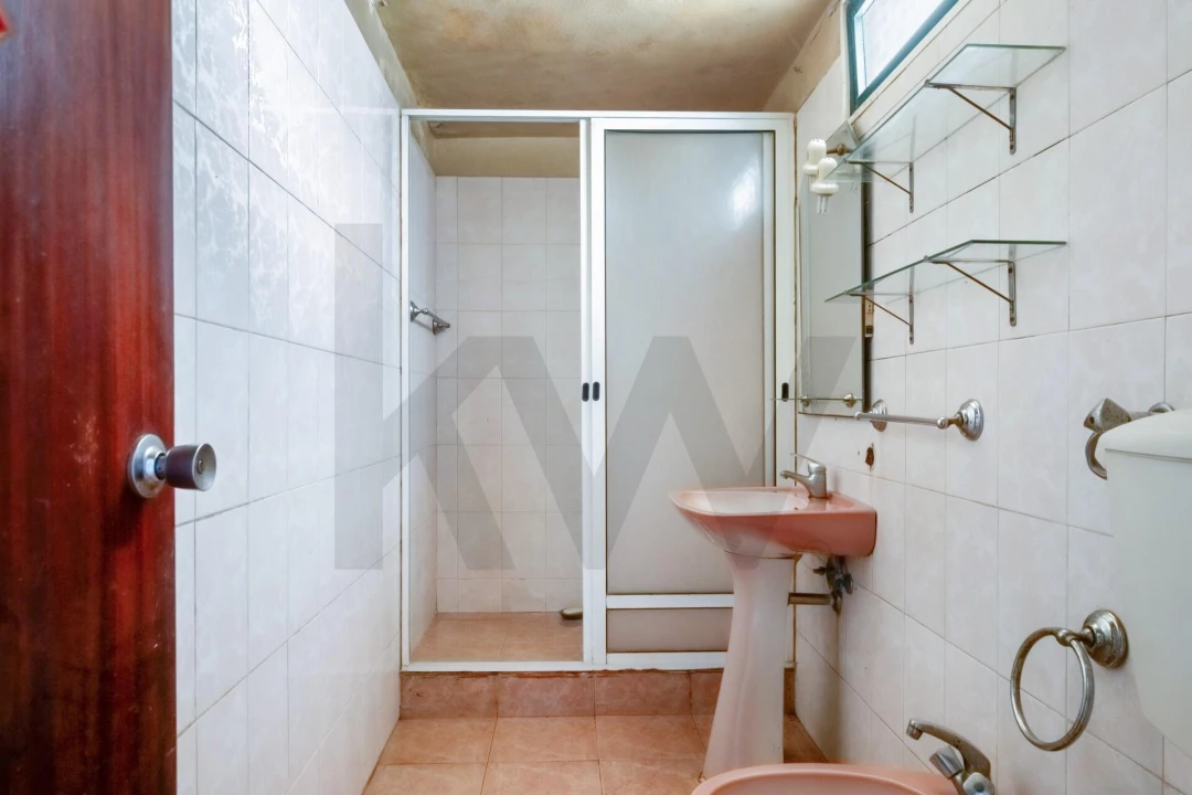 Moradia T3 para Venda em São Martinho Foto 17
