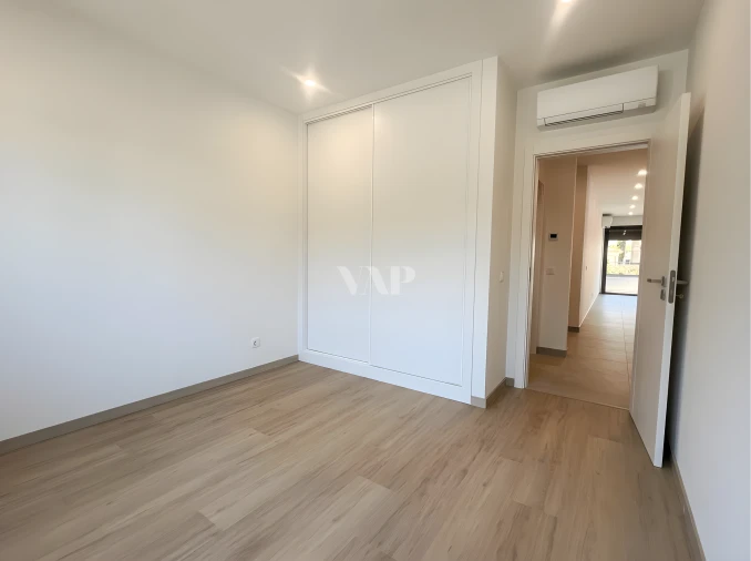 Apartamento T1 para Venda em Quarteira Foto 8