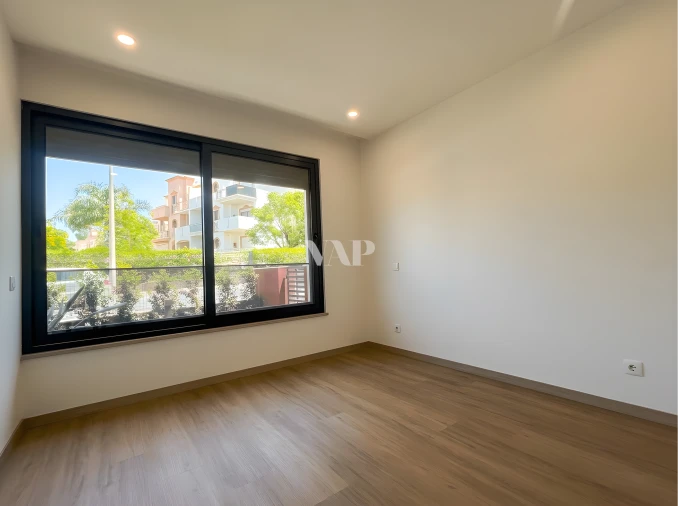 Apartamento T1 para Venda em Quarteira Foto 9