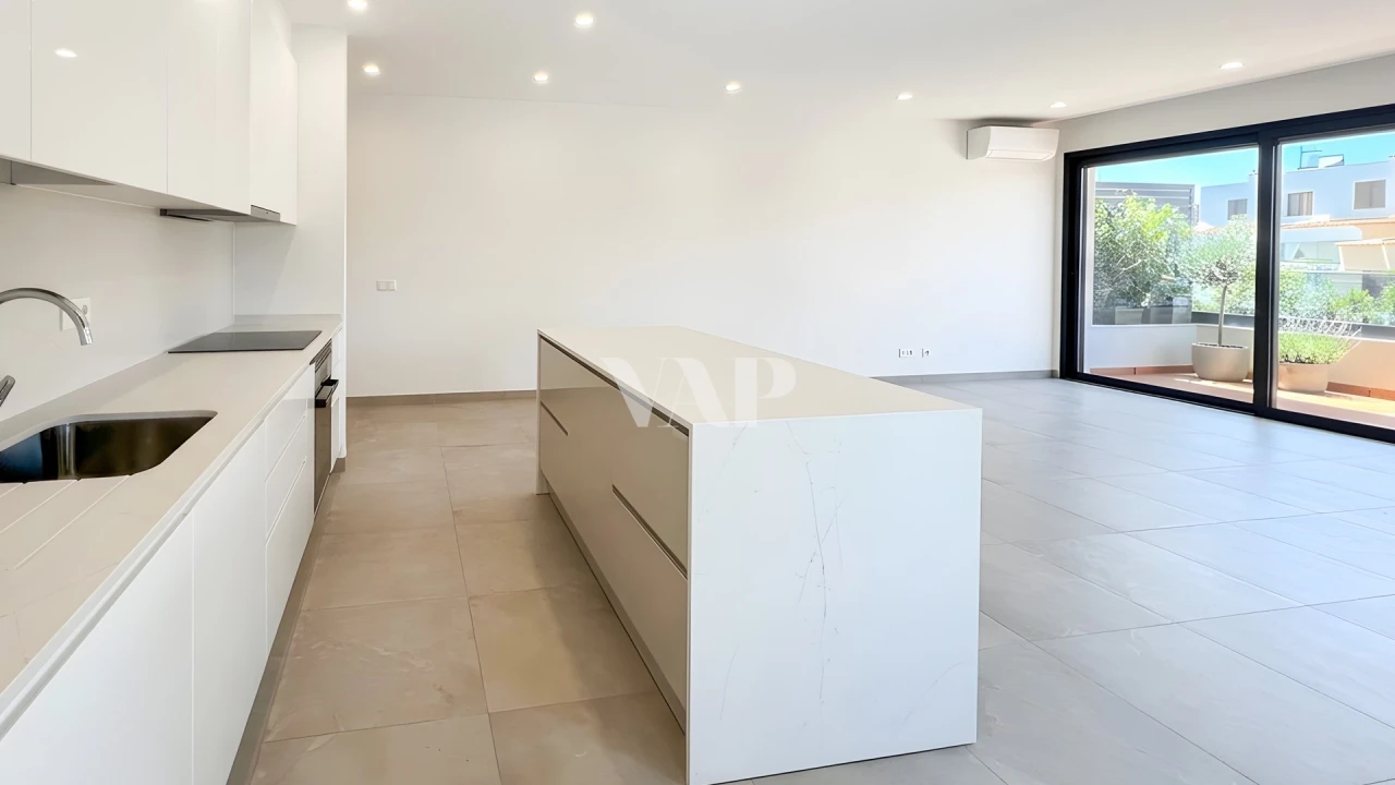 Apartamento T3 para Venda em Quarteira Foto 6