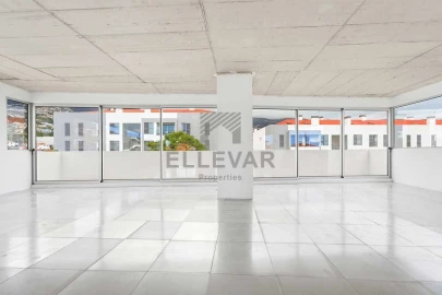 Escritório para Arrendamento em Santo Antonio