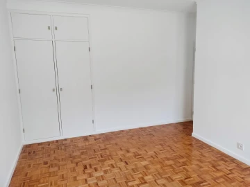 Moradia T4 para Venda em Baguim do Monte (Rio Tinto)