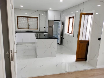 Moradia T4 para Venda em Baguim do Monte (Rio Tinto)