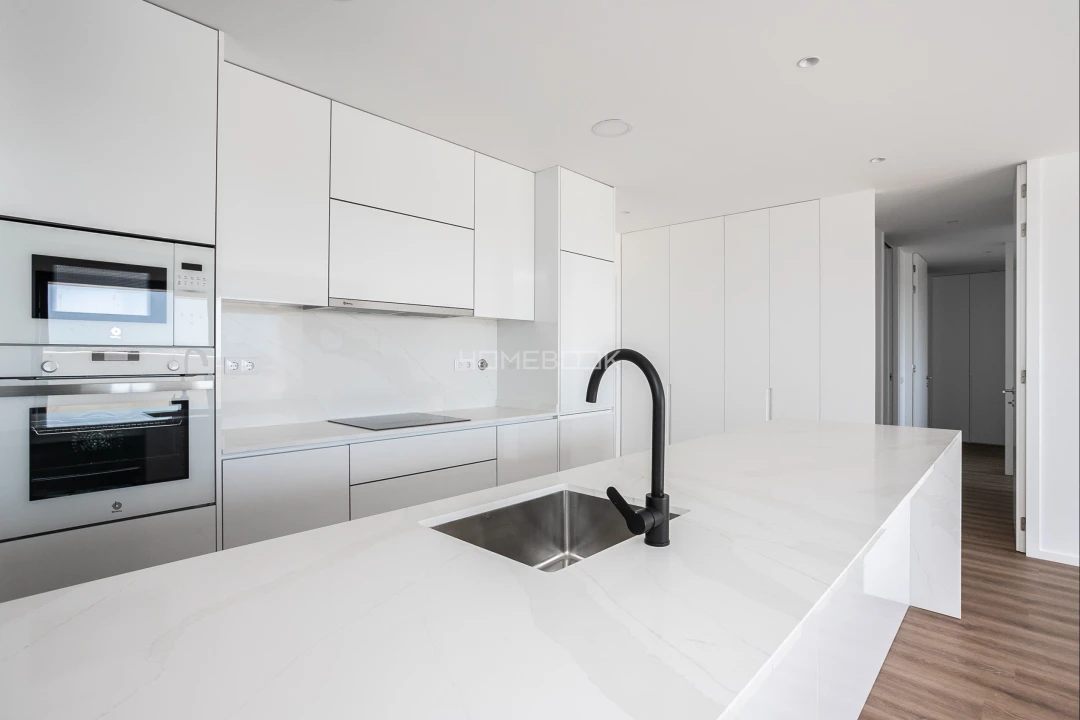 Apartamento T2 para Venda em Quelfes Foto 31