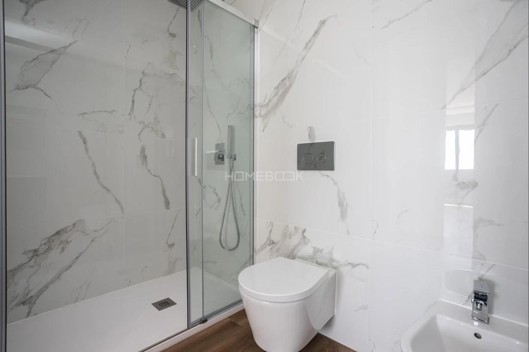 Apartamento T2 para Venda em Quelfes Foto 25