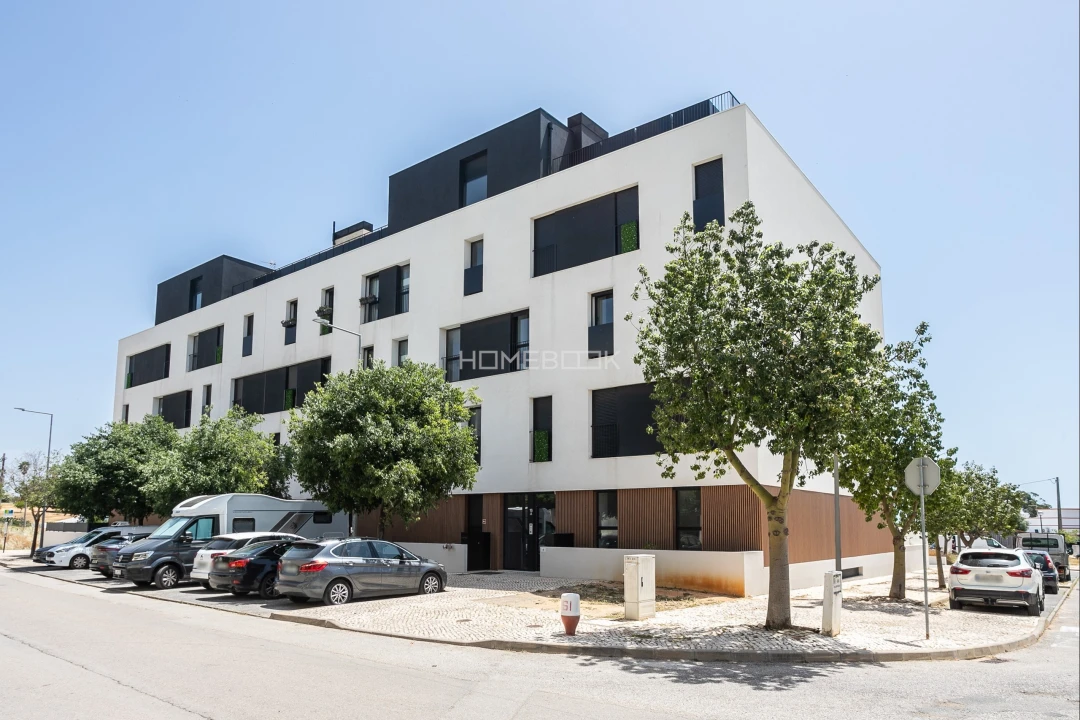 Apartamento T2 para Venda em Quelfes Foto 2