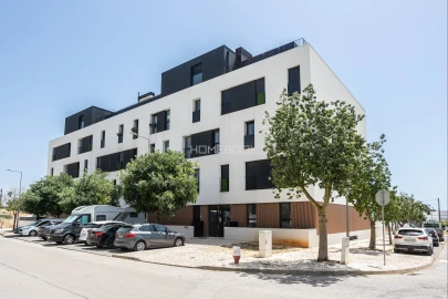 Apartamento T2 para Venda em Quelfes