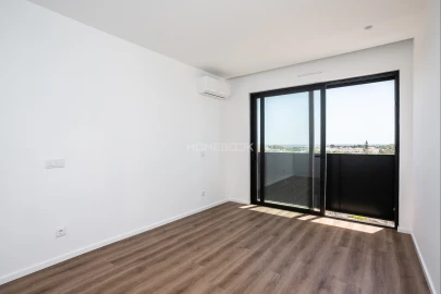 Apartamento T2 para Venda em Quelfes