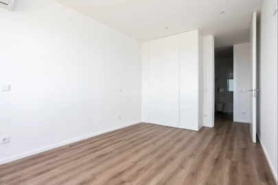 Apartamento T2 para Venda em Quelfes