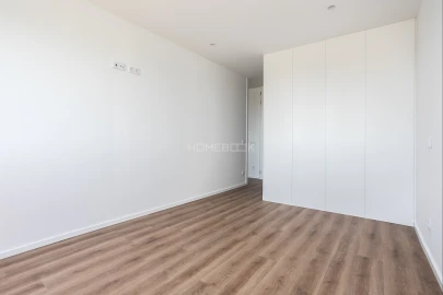 Apartamento T2 para Venda em Quelfes