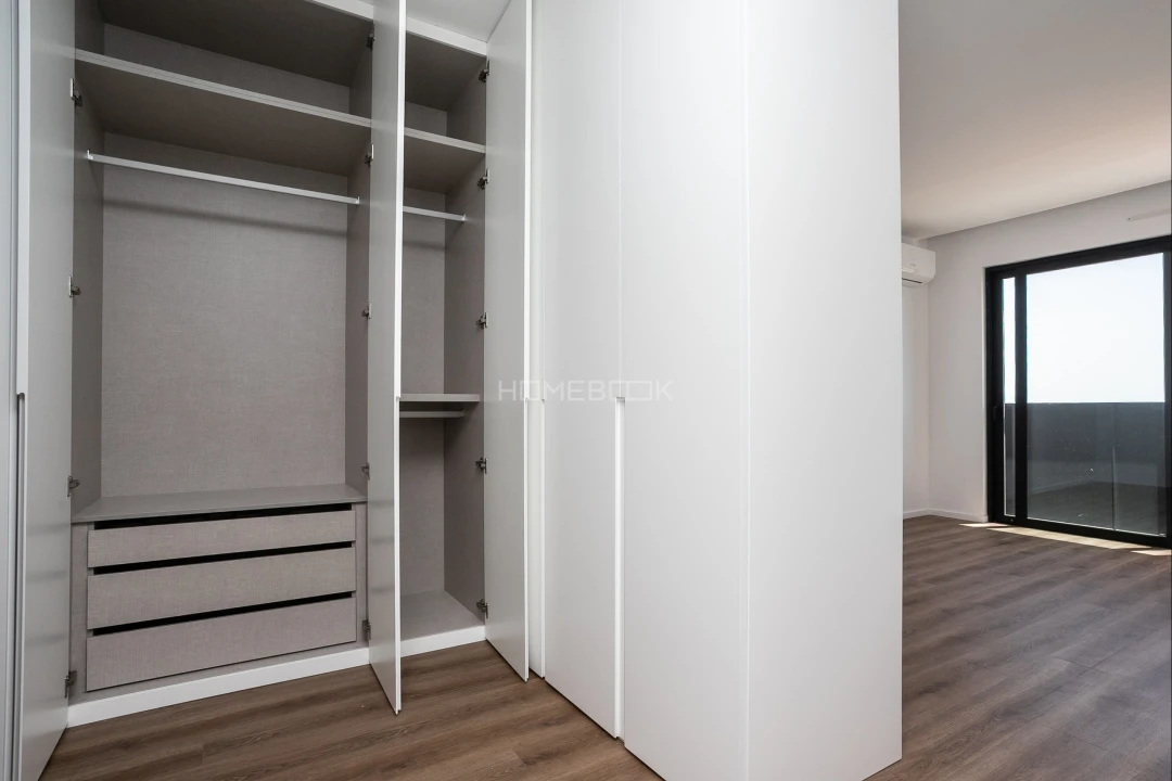 Apartamento T2 para Venda em Quelfes Foto 18
