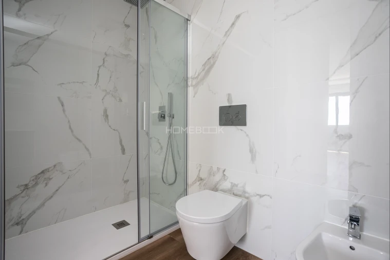 Apartamento T2 para Venda em Quelfes Foto 25