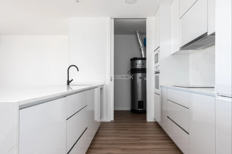 Apartamento T2 para Venda em Quelfes Foto 29