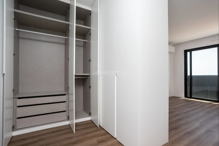 Apartamento T2 para Venda em Quelfes Foto 18
