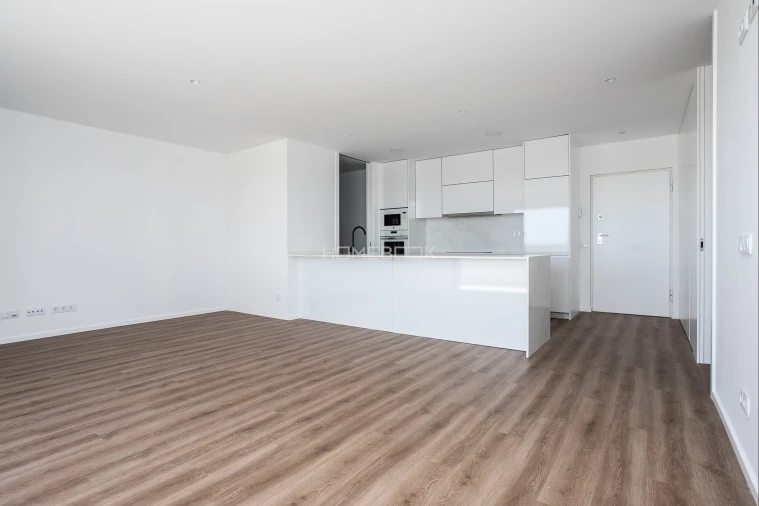 Apartamento T2 para Venda em Quelfes Foto 30