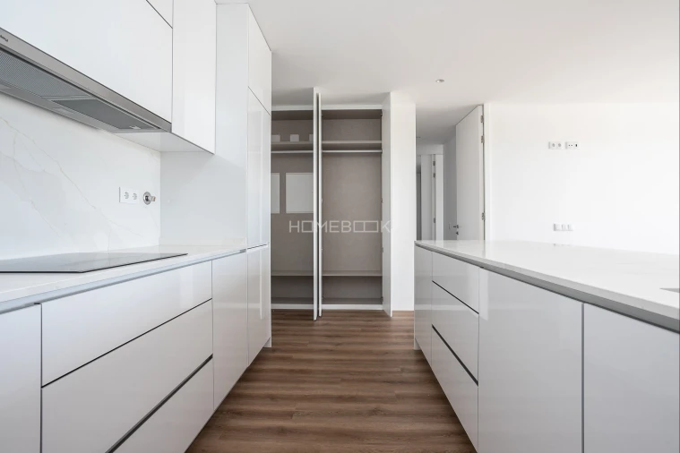 Apartamento T2 para Venda em Quelfes Foto 33