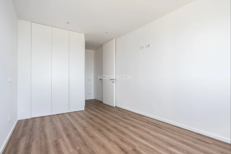 Apartamento T2 para Venda em Quelfes Foto 20