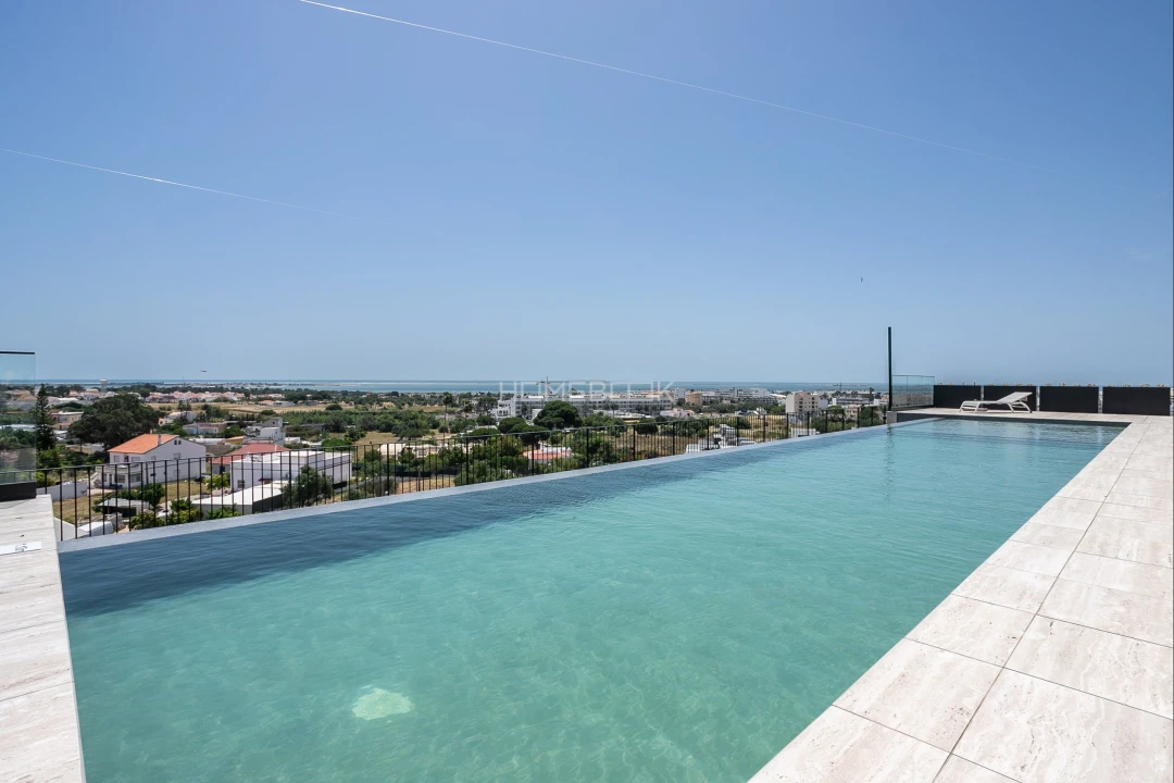 Apartamento T2 para Venda em Quelfes Foto 4