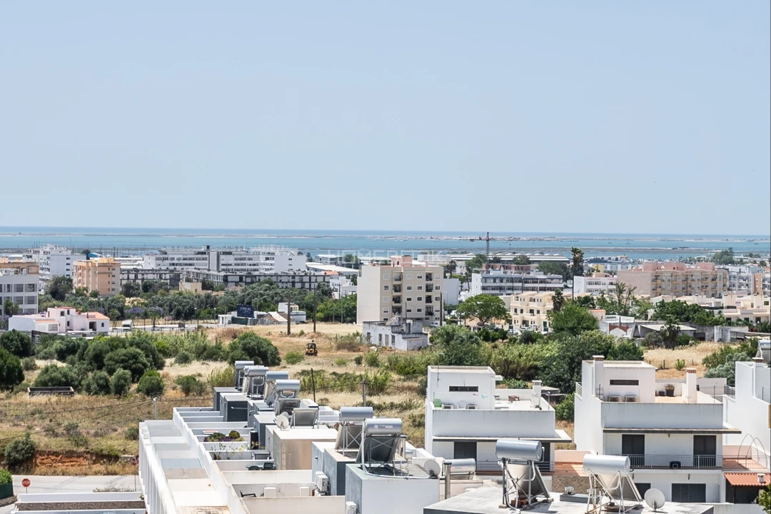Apartamento T2 para Venda em Quelfes Foto 7