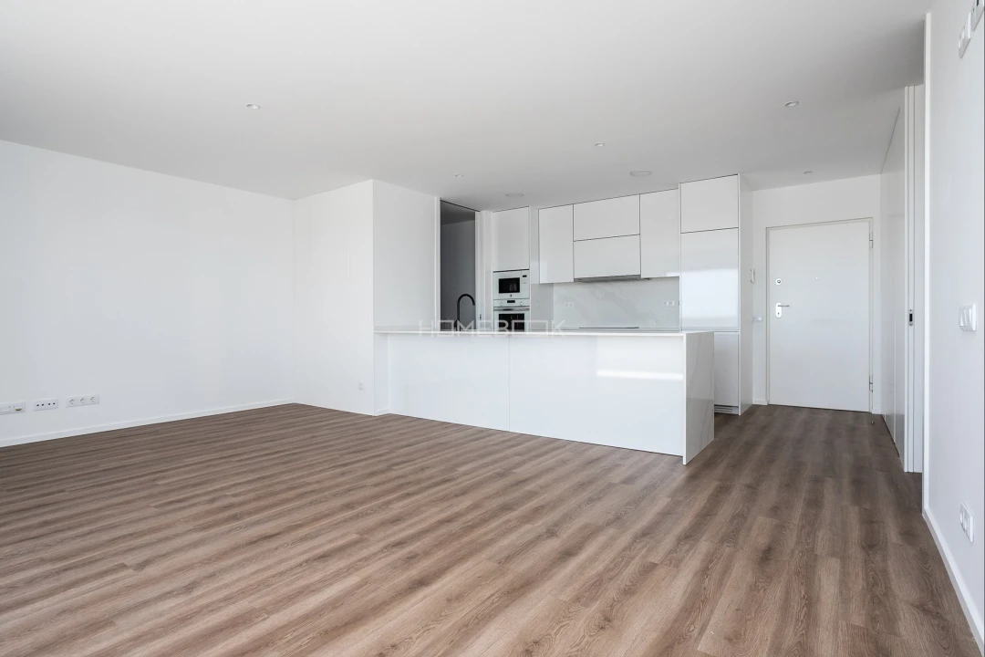 Apartamento T2 para Venda em Quelfes Foto 30