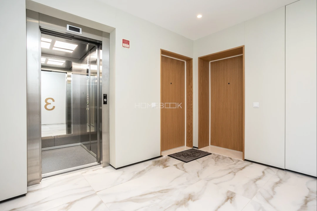 Apartamento T2 para Venda em Quelfes Foto 8