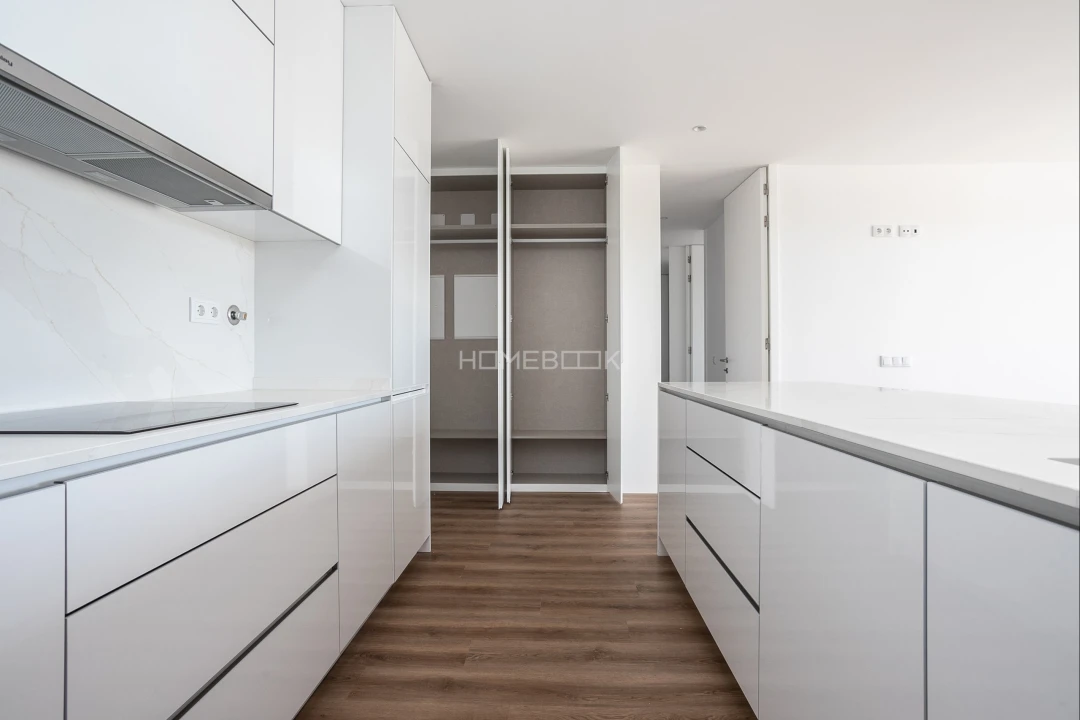 Apartamento T2 para Venda em Quelfes Foto 33