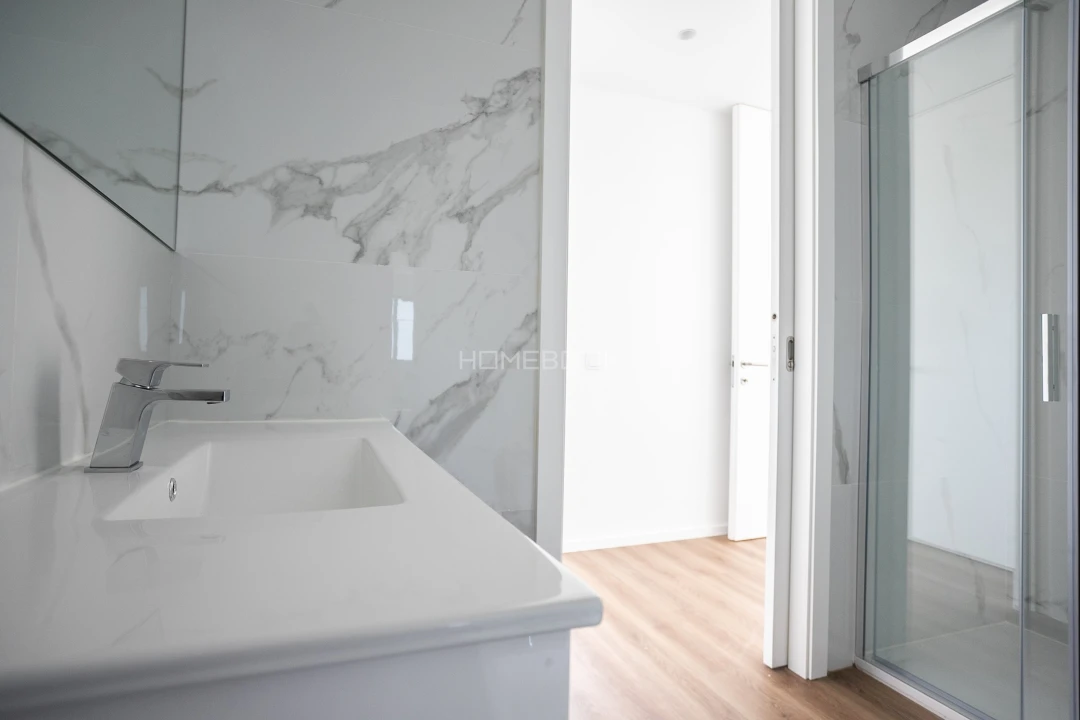 Apartamento T2 para Venda em Quelfes Foto 19