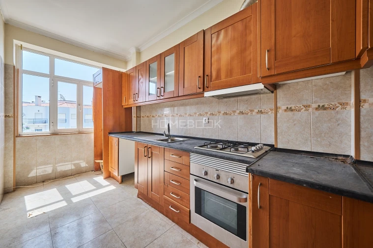 Apartamento T4 para Venda em Costa da Caparica Foto 9