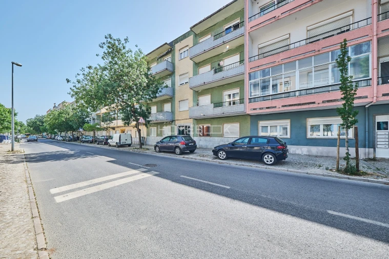Apartamento T4 para Venda em Costa da Caparica Foto 25