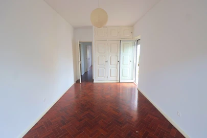 Apartamento T5 para Arrendamento em Belém