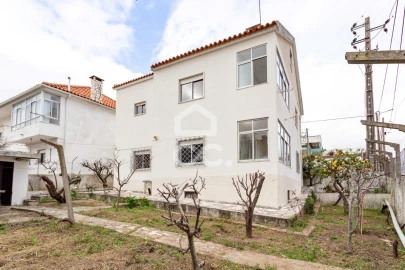 Moradia T4 para Venda em Santa Iria de Azoia, São João da Talha e Bobadela